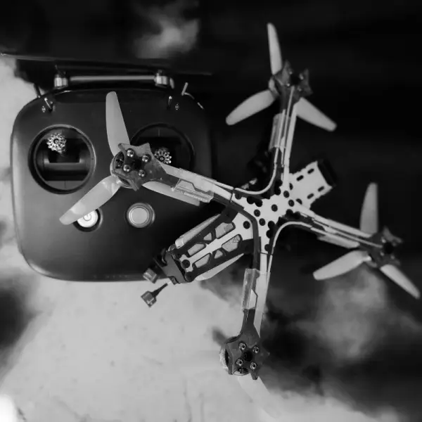 un drone et sa télécommande
